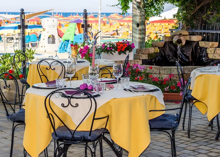 遗产酒店 4* 里米尼